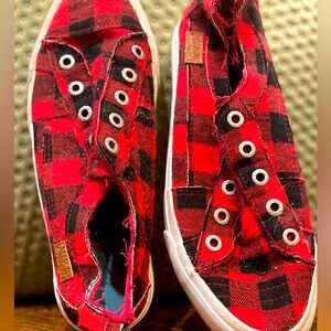 BLOWFISH red plaid no-lace slip-ons